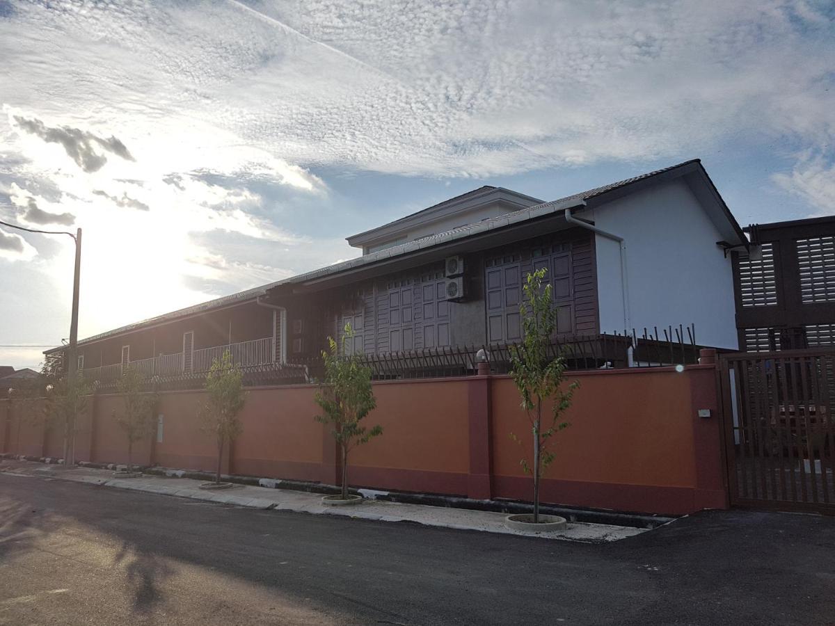 Little Kampung Studio Teluk Intan Extérieur photo